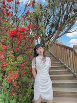 The yellow pussy original Miss Big Miss is in full swing black and white solid patterned golden thread pearl lace cheongsam dress