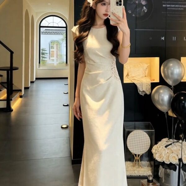 2026 Summer High-End Exquisite and Elegant Pleated Short-Sleeved Dress for Women, Vacation Waist-Cinching Slit Long Dress Hot Trend
