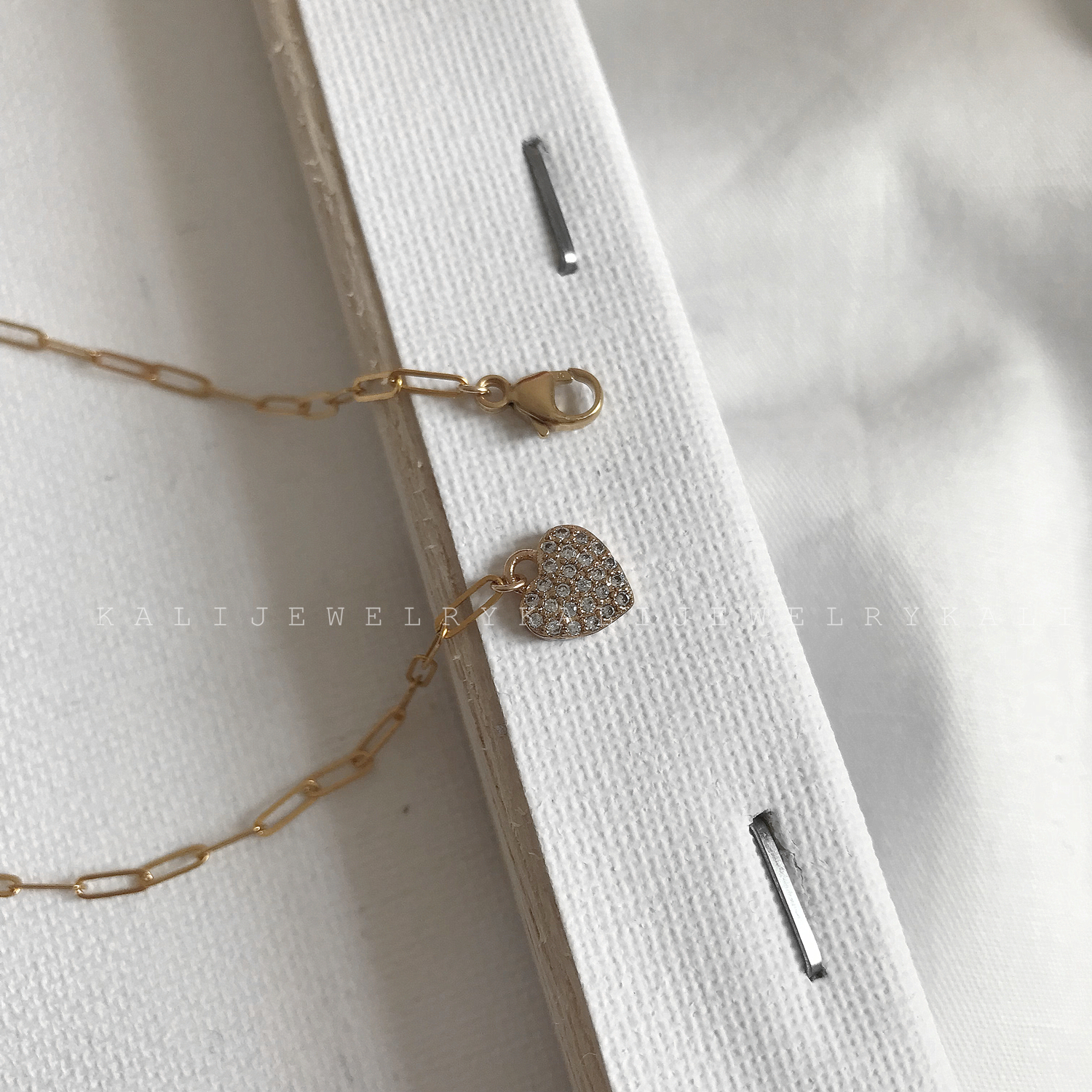 Thuộc về vòng chân của cô gái xinh đẹp. Vàng 14K mạ vàng nhỏ trái tim dễ thương Trái tim đơn giản quà tặng châu Âu và Mỹ cửa hàng phụ kiện