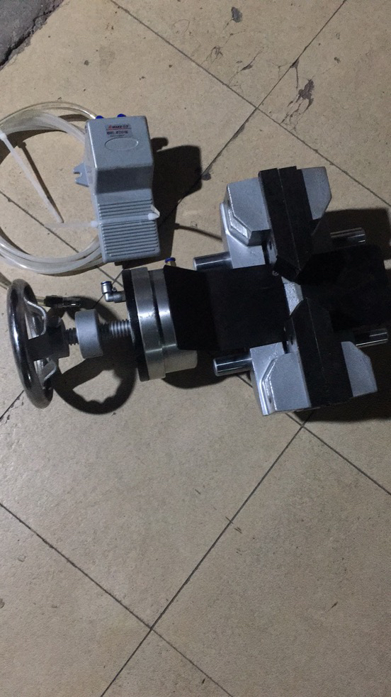 Dongsheng Xiaojian Wang Tai Tai pipe cutting machine 275330 fixture assembly Dongsheng machinery metal circular saw machine accessories