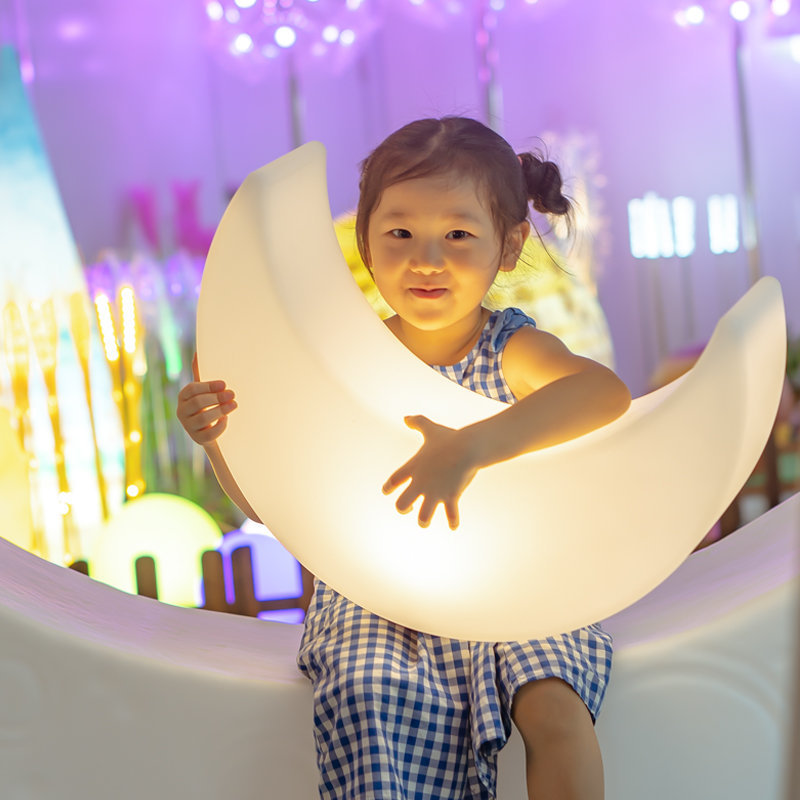 Crescent Lamp Holiday Decorative Light Photography Rechargeable Remote Control Colorful Outdoor Waterproof Pendant Light Indoor Floor-Standing Small Moon Lamp