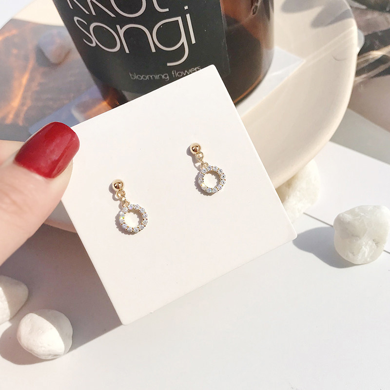 Temperament earnails 2022 new tide Korean personality network red simple and small earrings cold wind pure silver geometry