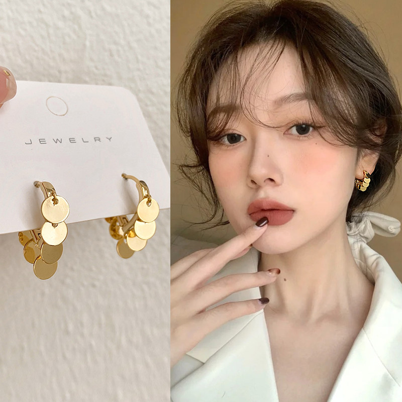 Flow Suear Clips Women Without Earthy Holes 2022 New Wave Lukewarm Wind Superior Temperament 100 Hitch Button Personality Earrings