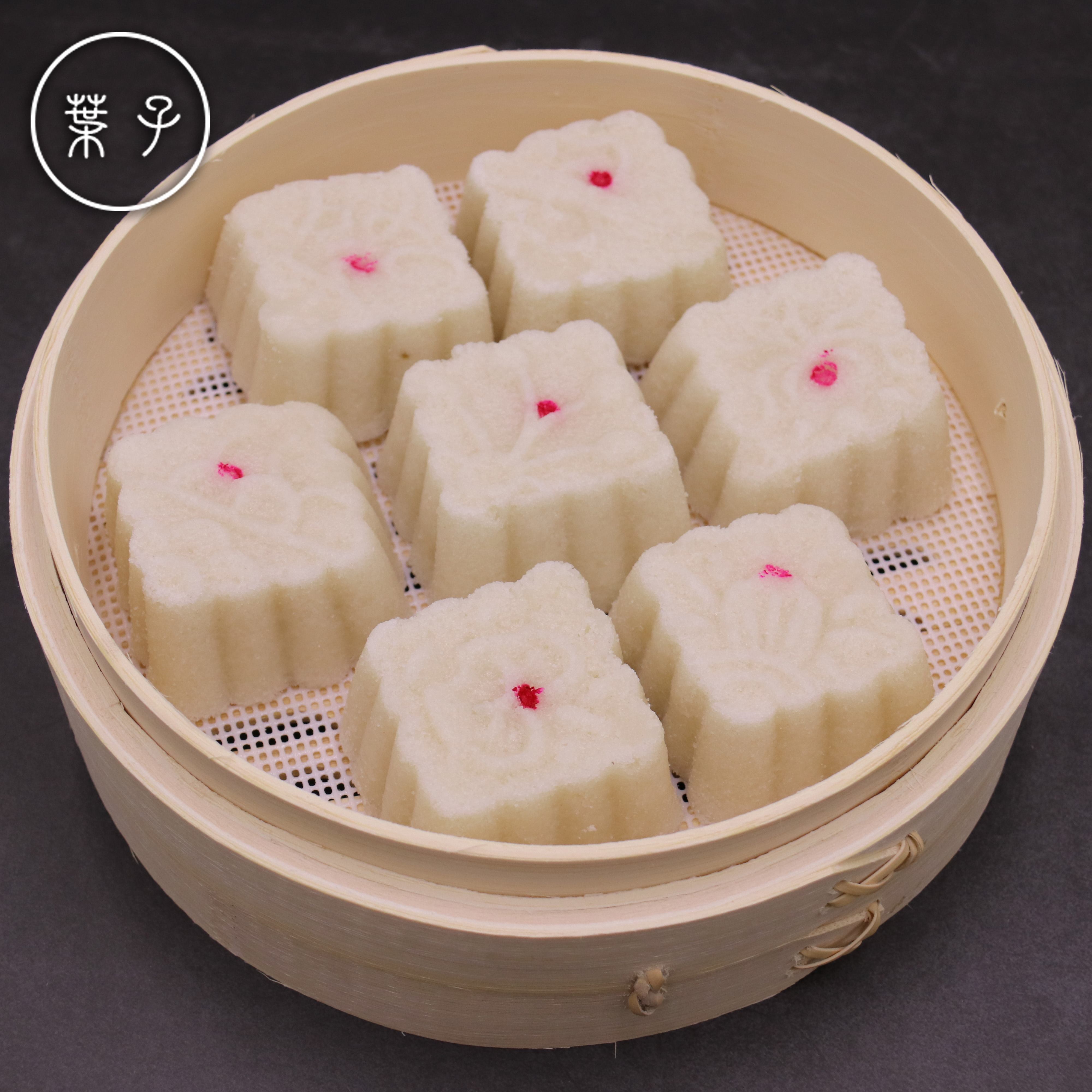 Glutinous rice square cake Zhejiang Taizhou Linhai specialty traditional pastry glutinous rice cake longevity cake is now made in bulk 16 pieces