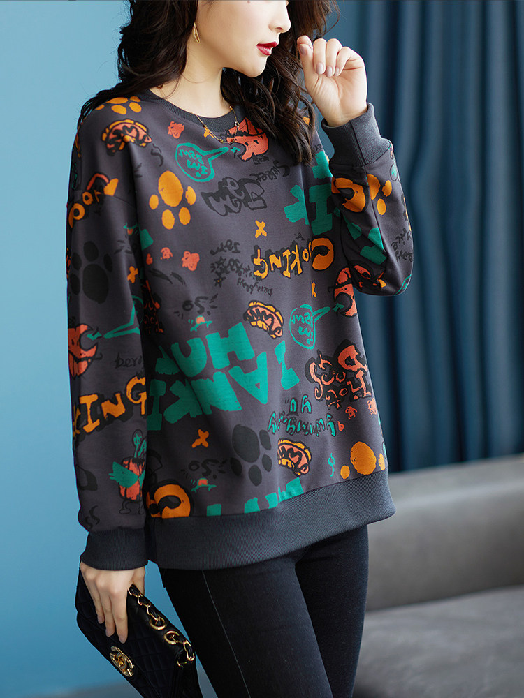 In September, strange original large code new women's clothes 2023 spring coat European station European cargo tide in New Year