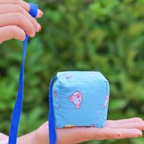 (Not open) Sandbags with ropes Kindergarten children throwing sandbags Shuttlecock kicking outdoor sandbag student games