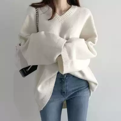 Korean version of 2021 autumn and winter New loose thin white V collar bottoming sweater women tide