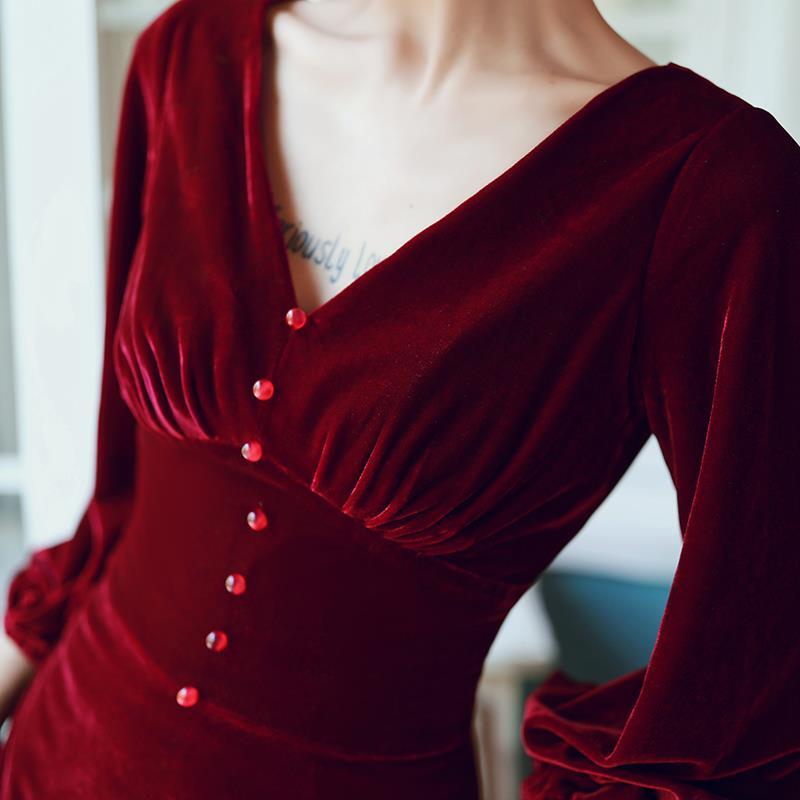 Autumn and Winter New Style V-Neck Long-Sleeved Burgundy Velvet Toast Dress Long Dress Ladylike Elegant Evening Dress Dress for Women