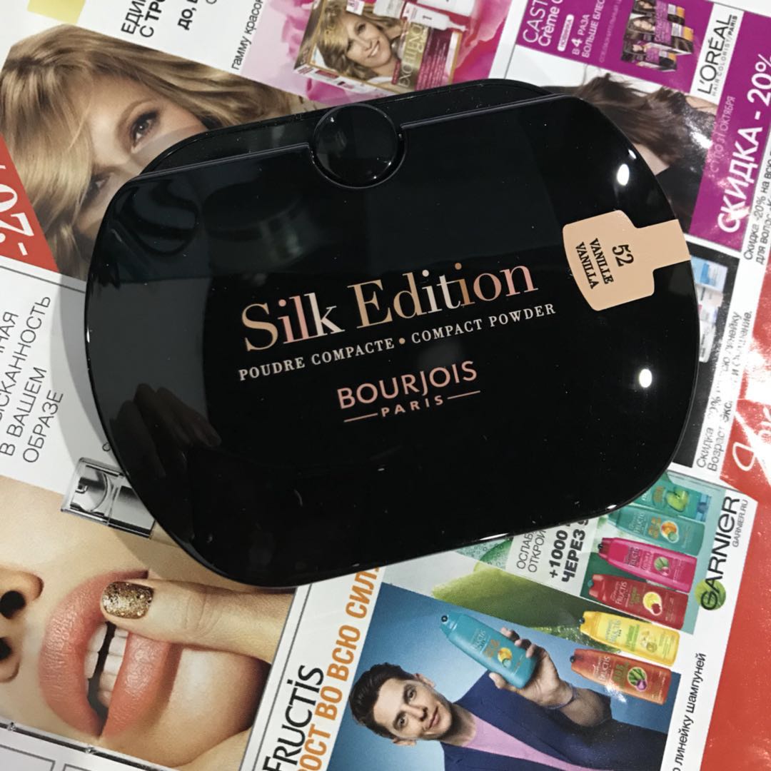 Sinh viên Nga mua bourjois tuyệt vời Paris ma thuật đen cảm ứng bột 9g bột khô sử dụng kép kéo dài - Bột nén các loại phấn phủ tốt