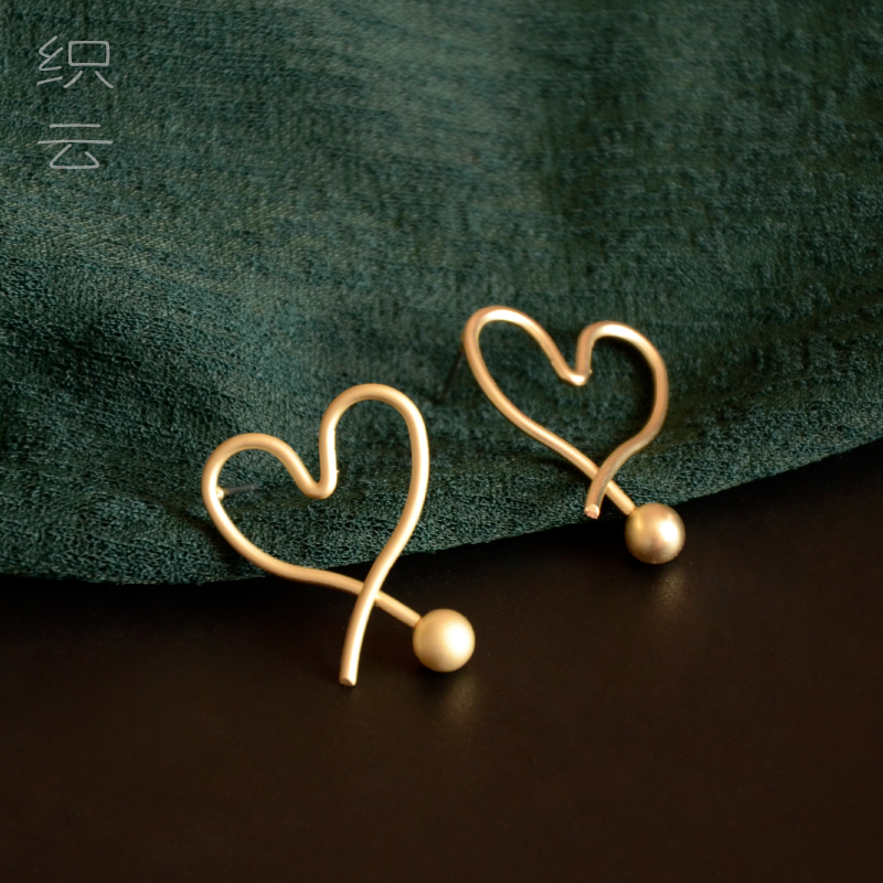 Ear pin 2021 New tide silver needle European and American heart-shaped earrings exaggerated ear decoration European and American atmosphere ear clip women without ear holes