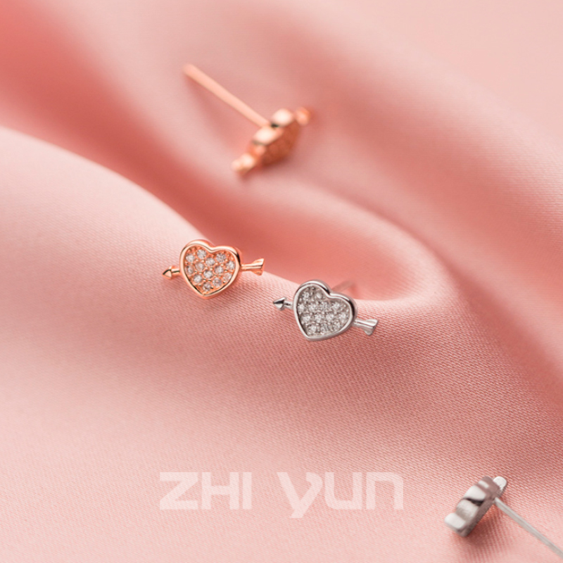 Heart-shaped Ear Nail Minimalist Lady Small Pure Silver Loving Earrings Peach Heart-shaped Earrings Personality Design Sense Superior Atmosphere