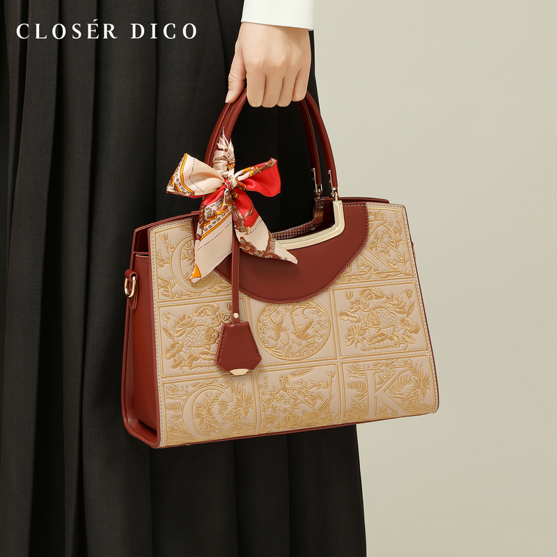 Mother's Day Gift for Mom or Mother-In-Law, Chinese-Style Embroidered High-End Practical Handbag for Middle-Aged Women