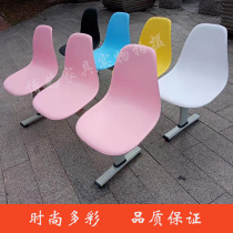 Pink trio of four seats in rows of chairs Photography Props One-piece Chairs Plastic Waiting Chairs Public Places Lounge Chairs
