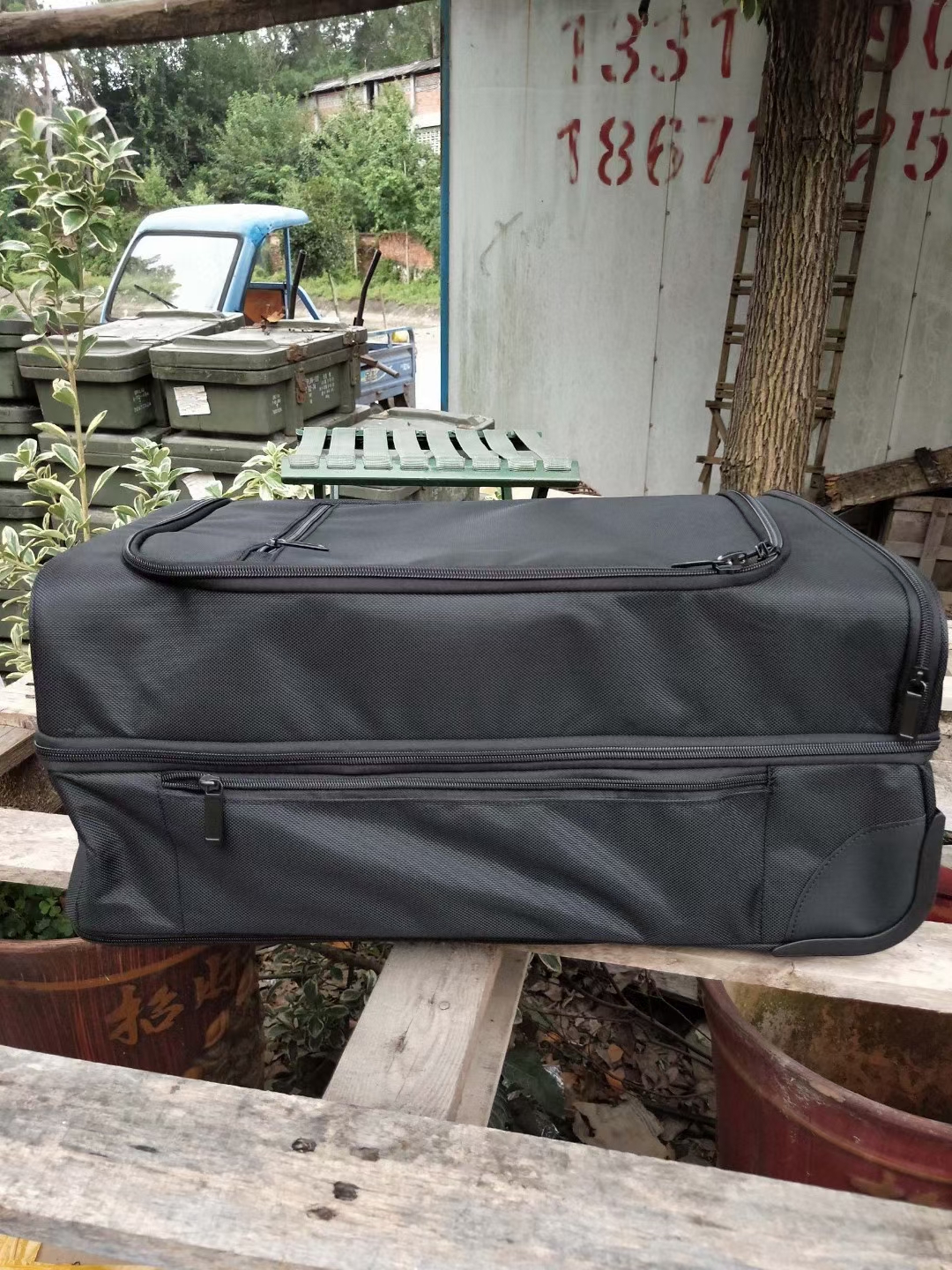 trolley luggage left behind bag with wheels