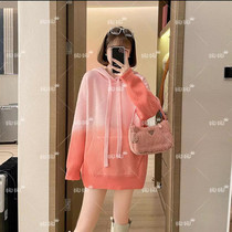 Maternity wear 2022 winter new design smudged gradient color hooded sweater womens loose western-style age-reducing top