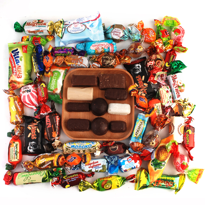 Russia imported new products mixed with a variety of flavors chocolate candy snack nuts New Year gift package gift