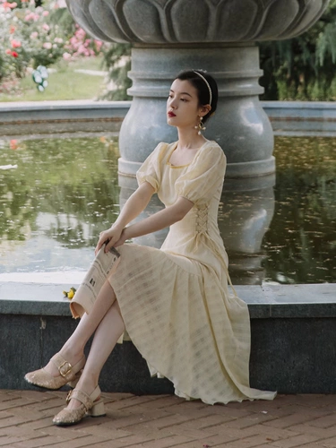 Атмосферный корсет, желтое летнее платье, длинная юбка, французский стиль, изысканный стиль