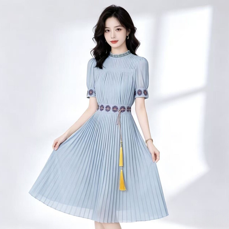 Light Mature Style Dress 2026 Summer New Women's Fashion Elegant Casual Stand Collar Pleated Dress