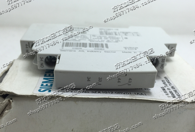Spot brand new original fitted Siemens motor protection breaker auxiliary contact 3RV1901-1B