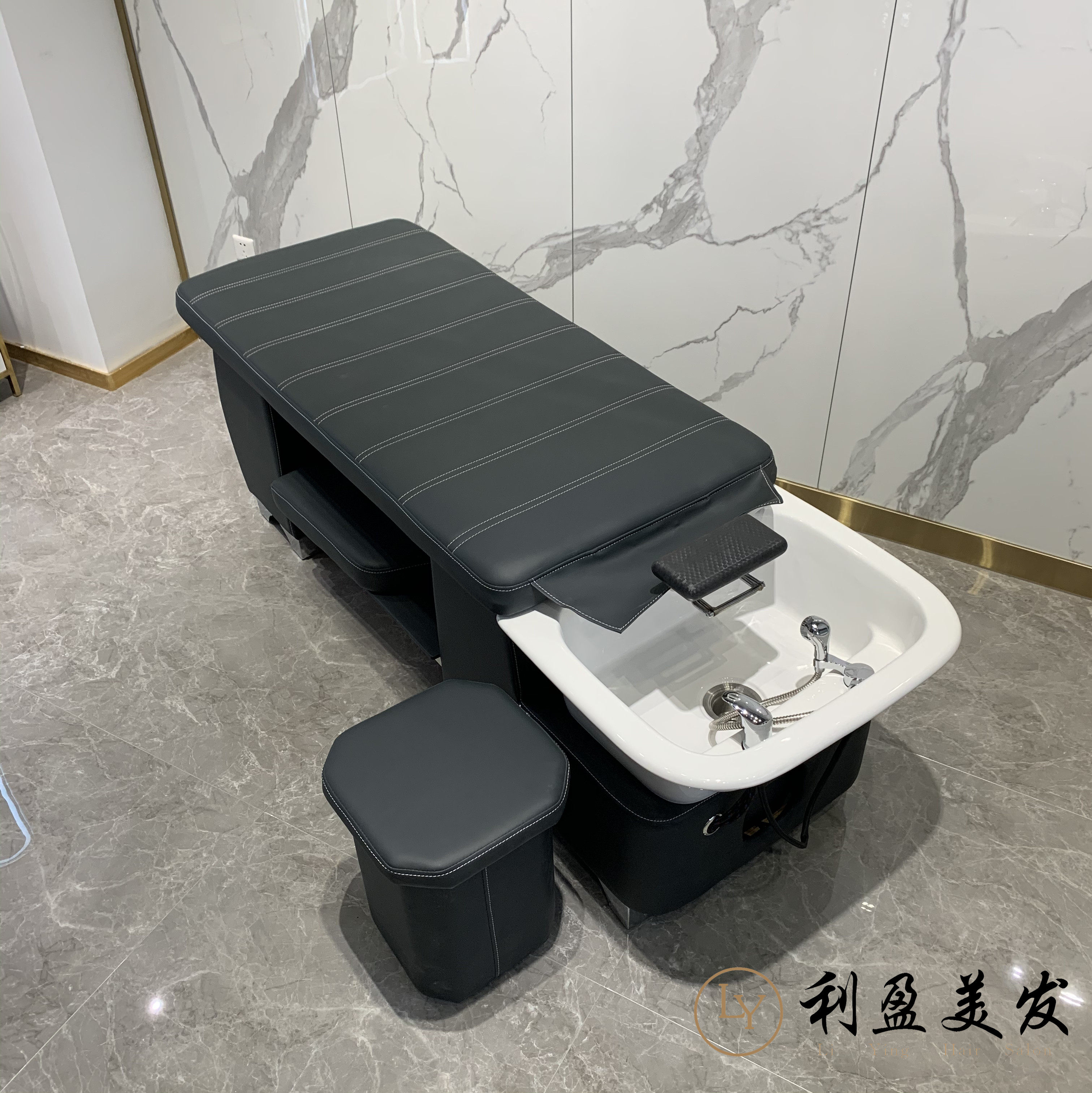 Barber shop Thai hairdresser hairdresser hairdresser hairdresser hairdresser hairdryer pot