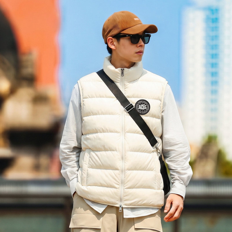 Men's down Vest for Outdoor Wear, Autumn and Winter Warm Vest, 90% White Duck Down, Sleeveless Thickened Jacket