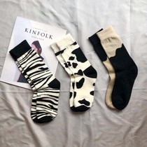 2021 Spring and Autumn New Classic Black and White Cow Japanese Couple Harajuku Tide Socks ins Sports Skate Socks
