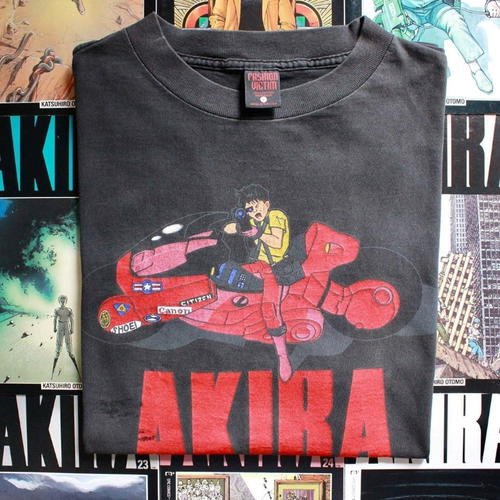 Акира с коротки