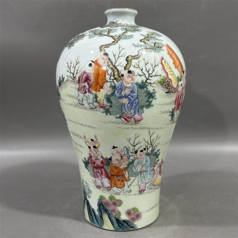 中国美術　大清雍正年製銘　陰刻　粉彩　昇龍花唐草文　梅瓶 中国美術大清雍正年製銘陰刻粉彩昇龍花唐草文梅瓶