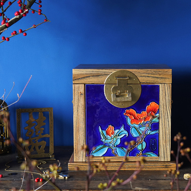 Canon's ceramic inlaid solid wood multilayer containing box Chinese style comb makeup cartridge lock retro finish box Chinese wind