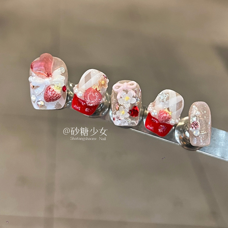 Strawberry Wearable Nails Short Style 2026 New High-End Light Luxury Nail Stickers Summer Stunning Handmade Wearable Manicure