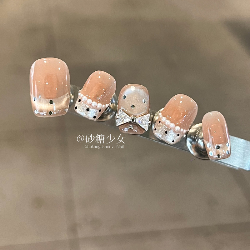 French Cat-Eye Wearable Nails, Short Style, 2026 New Model, High-End Nail Patches, Unique and Beautiful Handmade Wearable Manicure