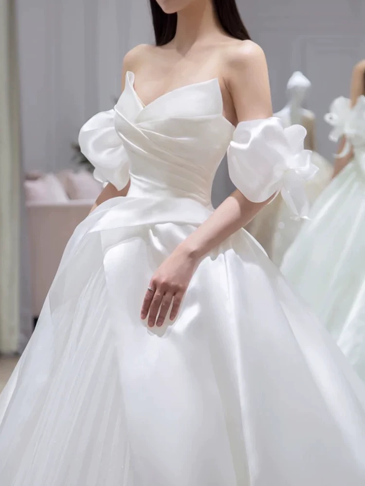 2025 Стратп bride свадебное платье для женщин новое простое атласное невеста темперамент маленькая основная пряжа корейская версия нишевый ретро Хепберн