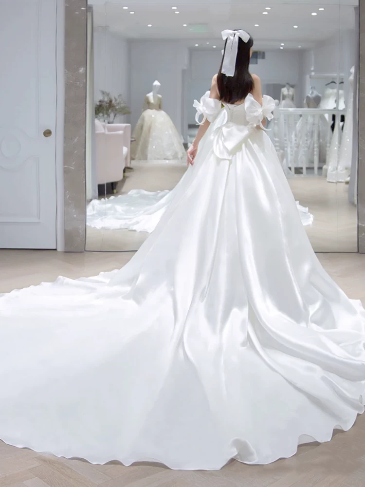 2025 Стратп bride свадебное платье для женщин новое простое атласное невеста темперамент маленькая основная пряжа корейская версия нишевый ретро Хепберн