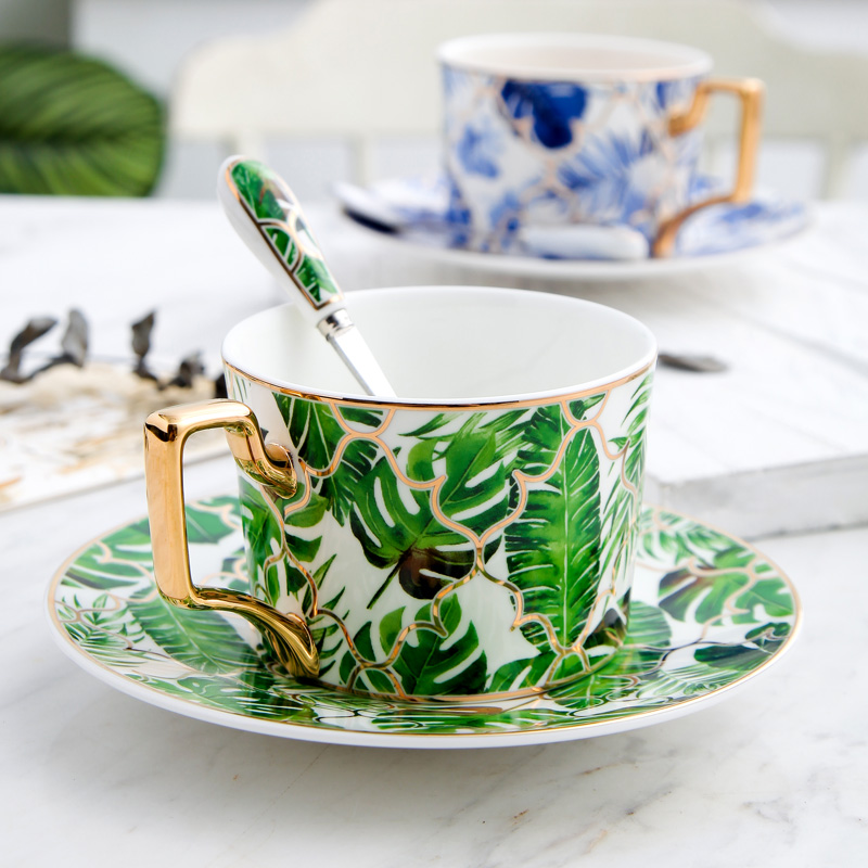 European-style bone china coffee cup and saucer set small luxury British ceramic gold-painted high-end black tea cup afternoon tea flower tea cup