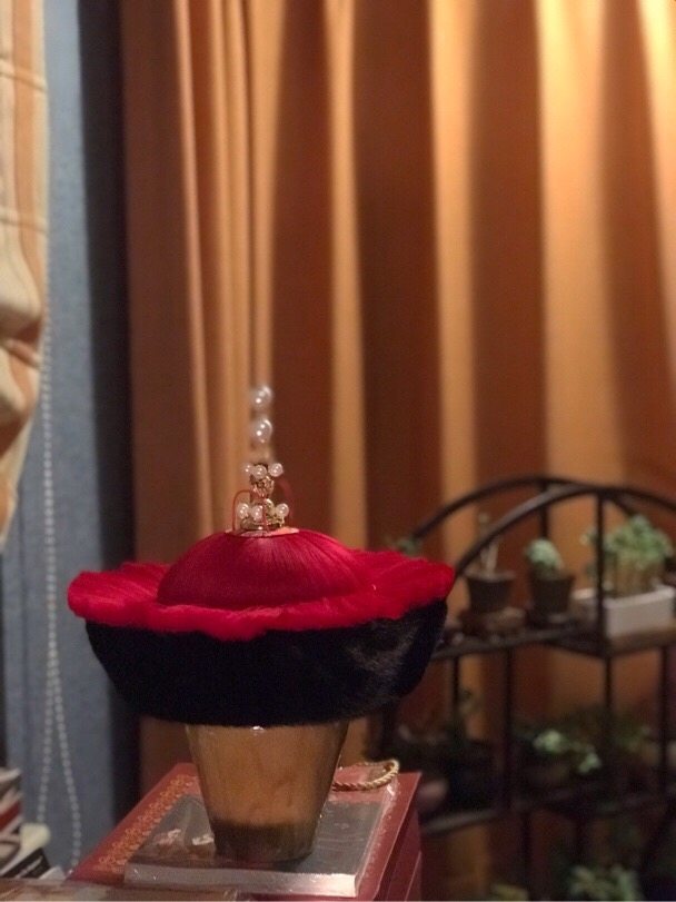 The emperor's mink fur winter crown