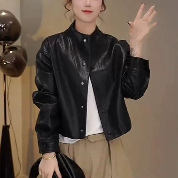 Korean-Style Casual Black Stand-Collar Leather Jacket for Women, New Autumn Design, Loose Fit, Slimming Effect, Short Jacket, Trendy Top Korean-Style Casual Black Stand-Collar Leather Jacket for Women, New Autumn Design, Loose Fit, Slimming Effect, Short Jacket, Trendy Top