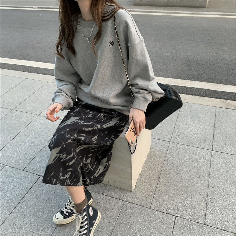 Large size Size Fat Sister Pear-shaped Build Fried Street Dresses Gentle Ensemble Wearing a Artistic Sense Temperament Half Skirt High-end Commute