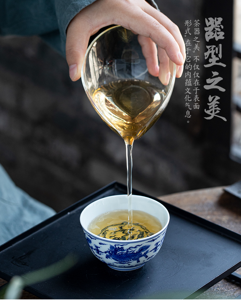 All hand hand draw blue and white kung fu master cup of jingdezhen ceramic sample tea cup cup single cup bowl is pure manual