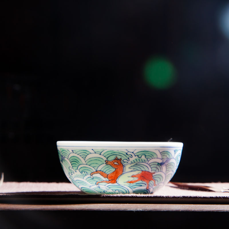 Jingdezhen ceramic hand - made color bucket water lines three beast master figure of single CPU high - grade kunfu tea cups sample tea cup