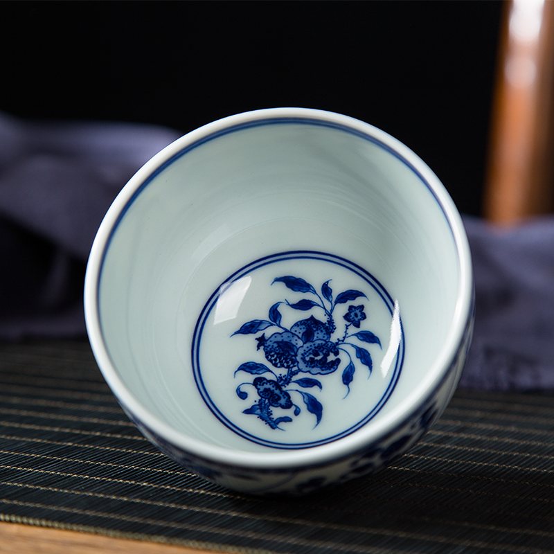Flowers figure hand - made porcelain of kung fu master cup of jingdezhen ceramics cup sample tea cup individual cup single cup bowl