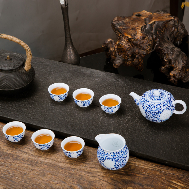 Jingdezhen blue and white and exquisite ceramic tea set a complete set of hand - made of ceramic fair kung fu tea cup teapot suit