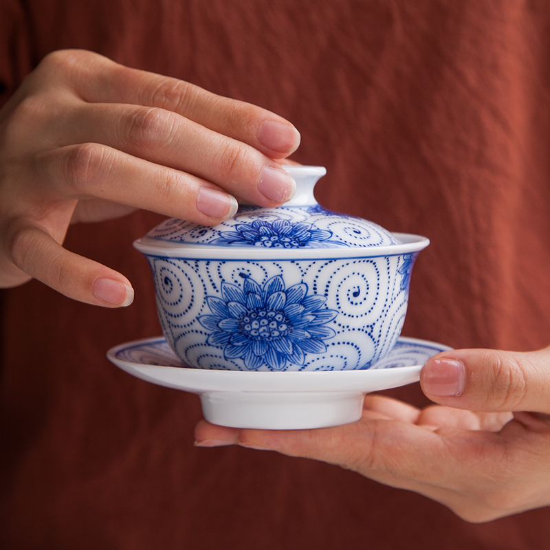 Jingdezhen hand - made ceramic three bowl to bowl is only blue and white porcelain tea set hand grasp tureen large kung fu