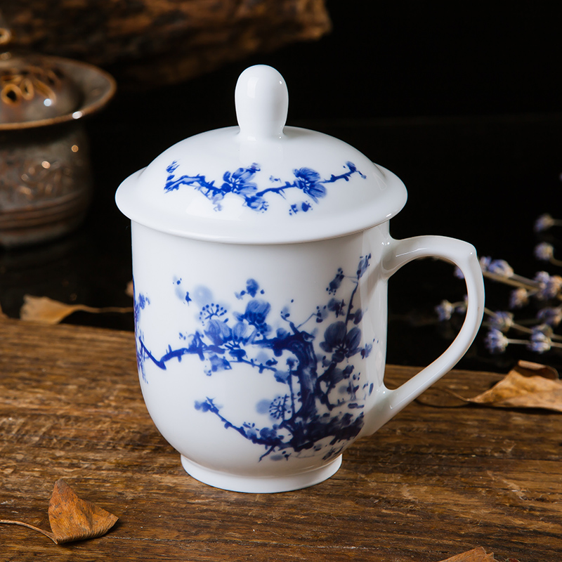 Jingdezhen ceramic cups with cover glass large blue and white porcelain cup office meeting boss cup tea cup