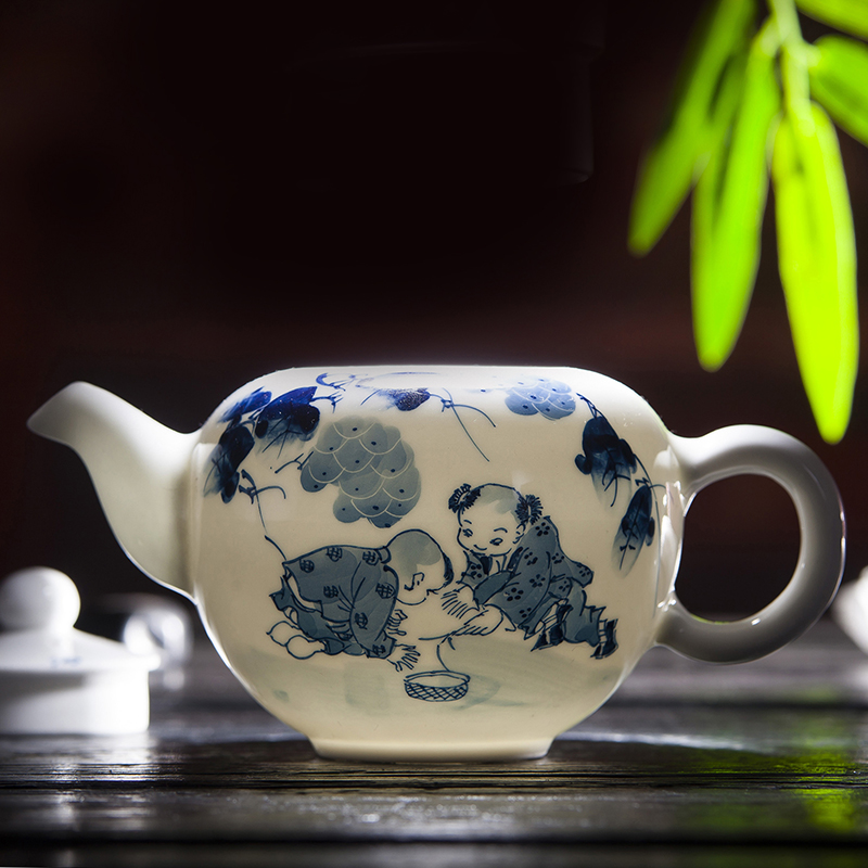 Jingdezhen ceramic tea set of pure hand - made kung fu tea set gift household contracted tea cups of blue and white porcelain teapot