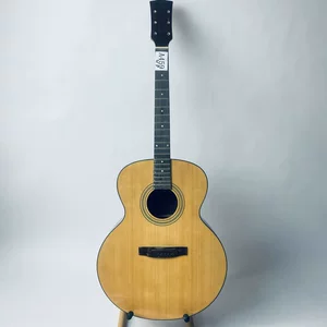 Немецкий Hofner, торгающий деревянной гитарной панель