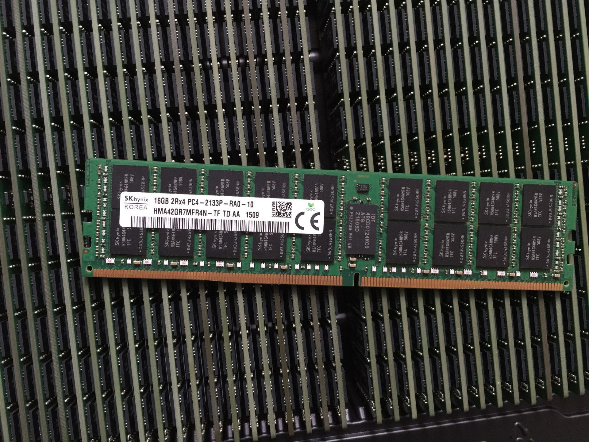 SK Hynix HMA42GR7MFR4N-TF DDR4 server memory 16G 2RX4 PC4-2133P