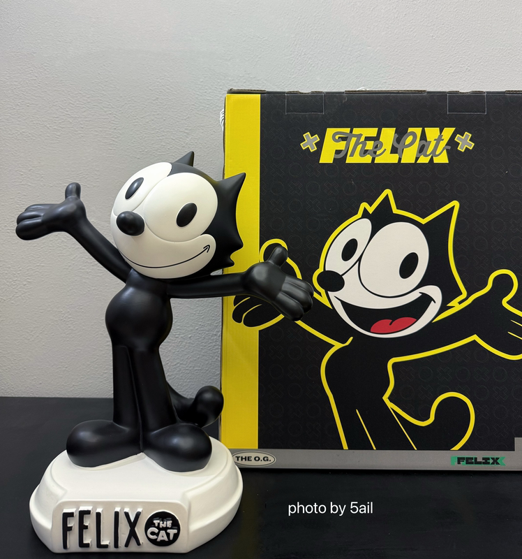 Authentic Felix the Cat Statue Classic Black and White Figurine Trendy Toy Collectible Figure
