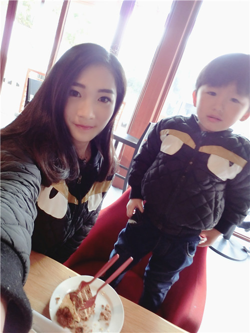 Mùa đông cha mẹ con mùa đông và mùa đông mặc một gia đình ba cha con mẹ con gái đầy nhà dày áo bông 2018 áo khoác cặp cho mẹ và bé