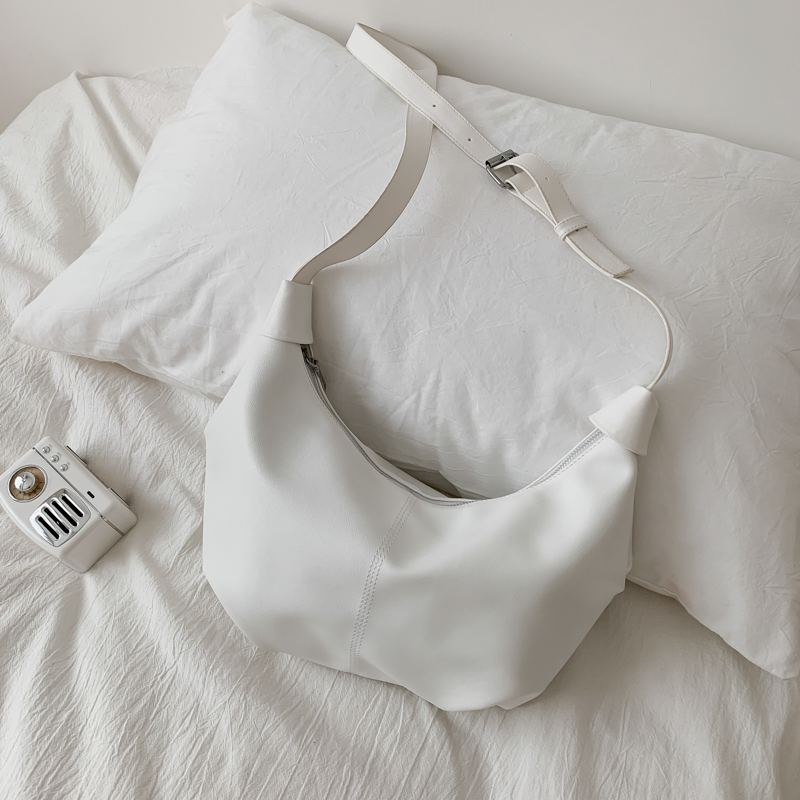 WhiteBag female 2021 popular new pattern tide Korean version Versatile fashion texture The single shoulder bag Soft skin Foreign style Oblique span Cloud bag