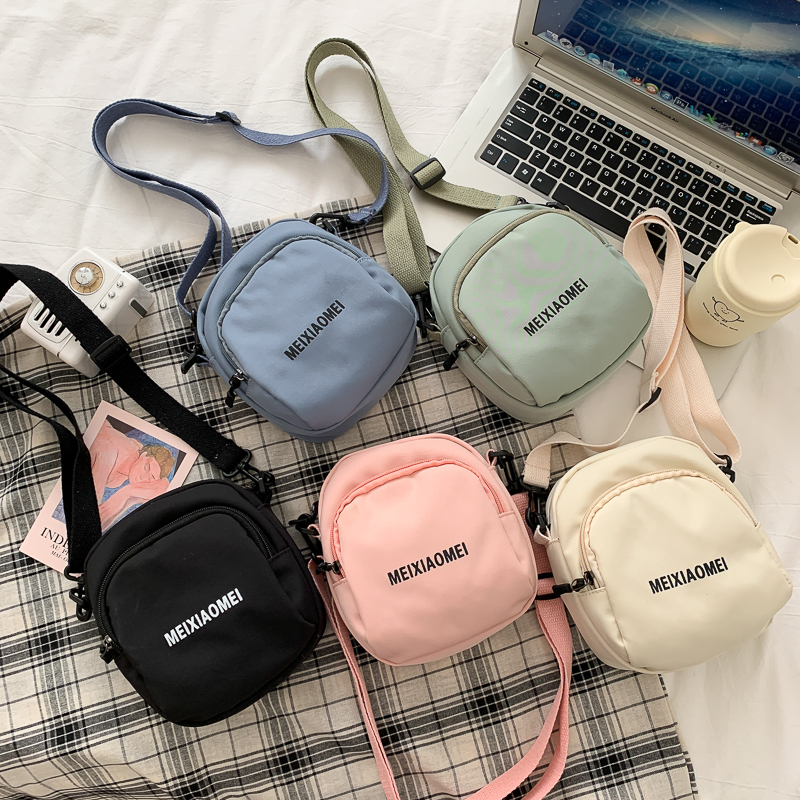 Ins Super Popular Small Bag for Women 2025 New Korean Style Fashionable Versatile Shoulder Bag Student Cute Canvas Crossbody Bag Ins Super Popular Small Bag for Women 2025 New Korean Style Fashionable Versatile Shoulder Bag Student Cute Canvas Crossbody Bag